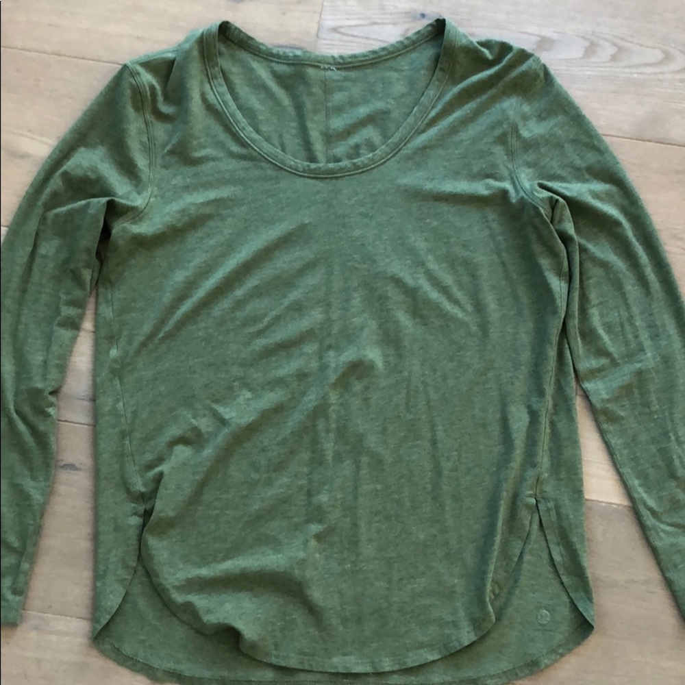 Lululemon long sleeve tee